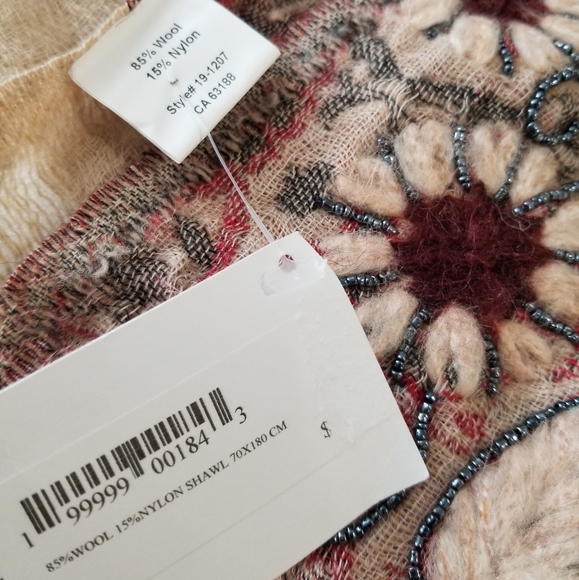 🧣HANDCRAFTED WOOL SHAWL - Picture 6 of 8